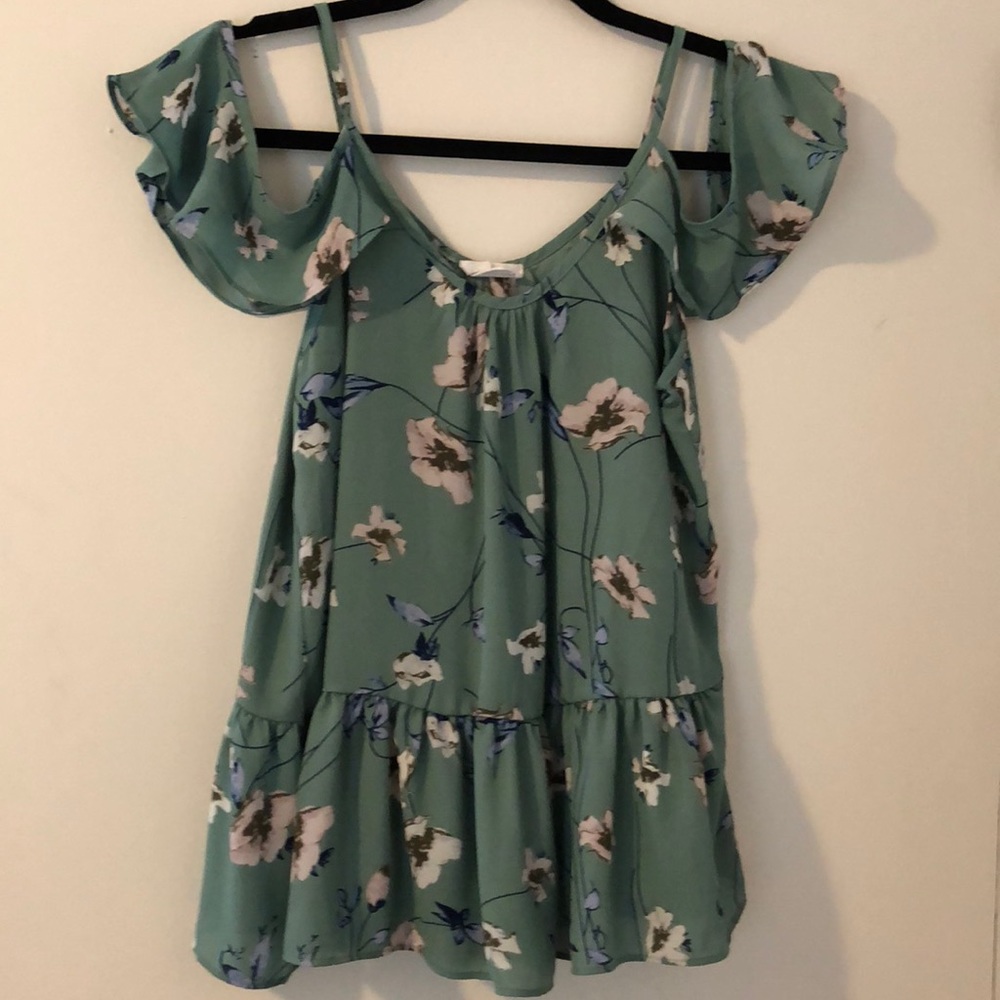 Cold shoulder top